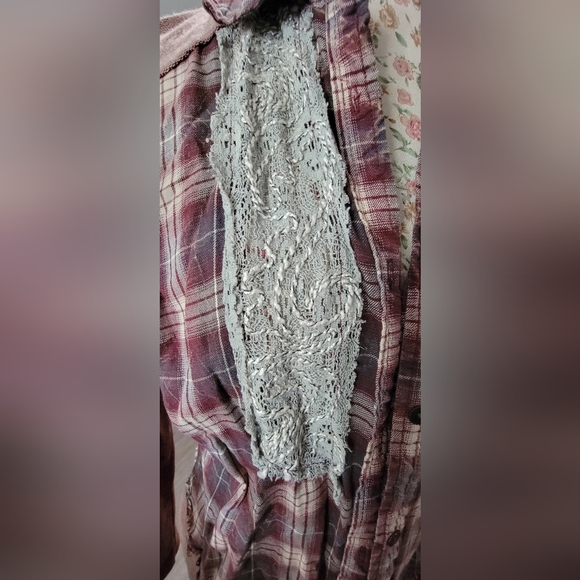 BKE Burgundy Plaid Shirt Size Small - Picture 2 of 6